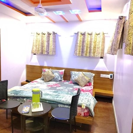 Shaleen Elegance Homestay Nakki Lake 400 Meters Monte Abu Exterior foto