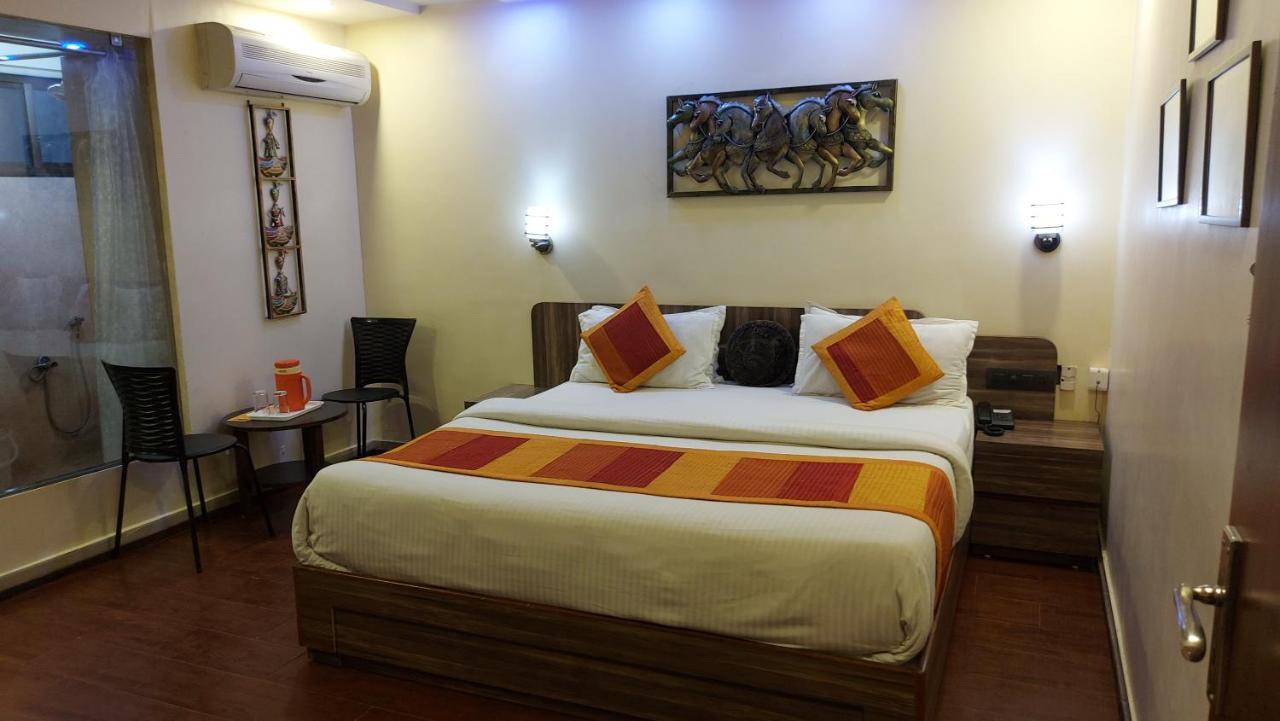 Shaleen Elegance Homestay Nakki Lake 400 Meters Monte Abu Exterior foto