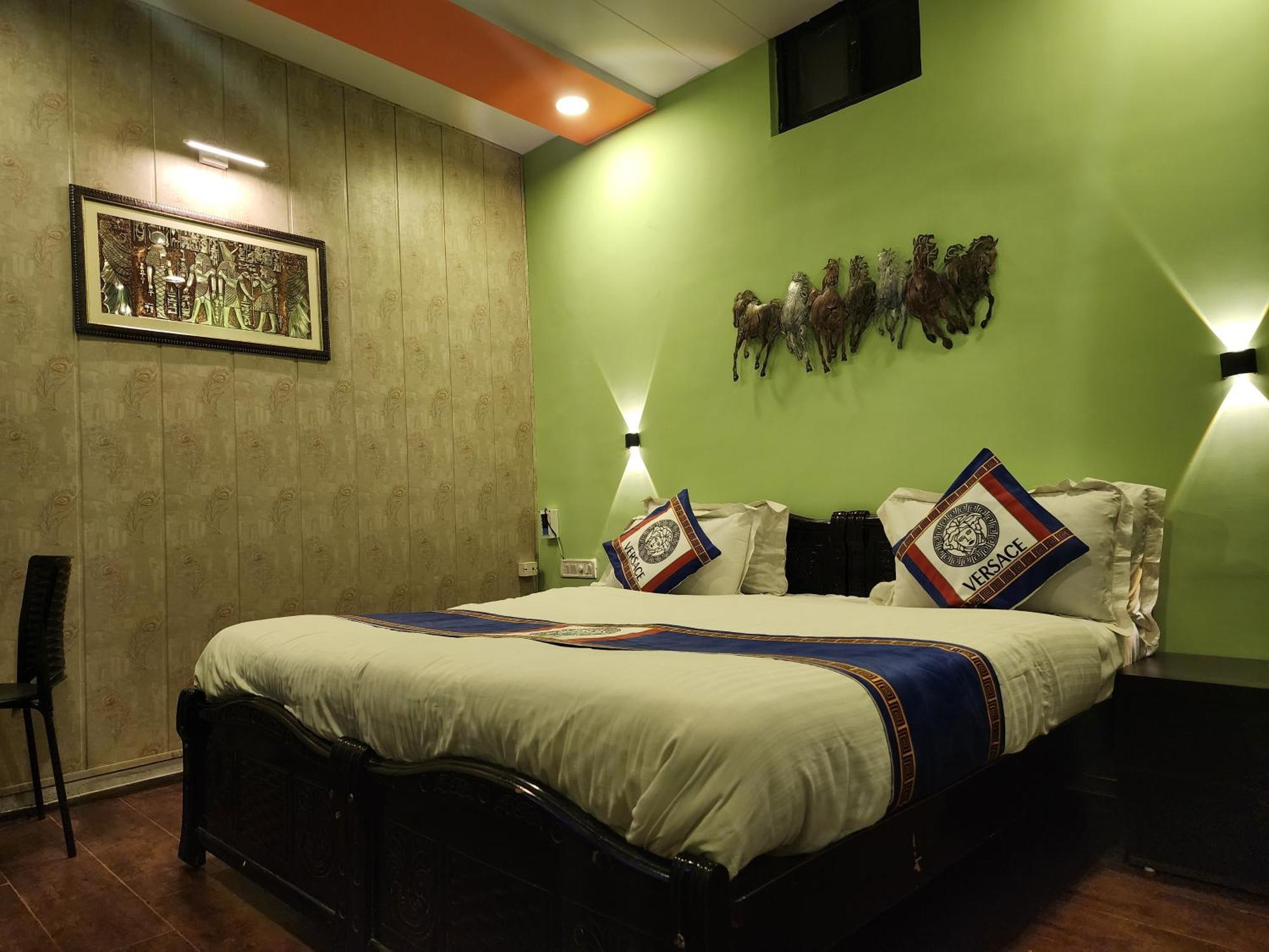 Shaleen Elegance Homestay Nakki Lake 400 Meters Monte Abu Exterior foto