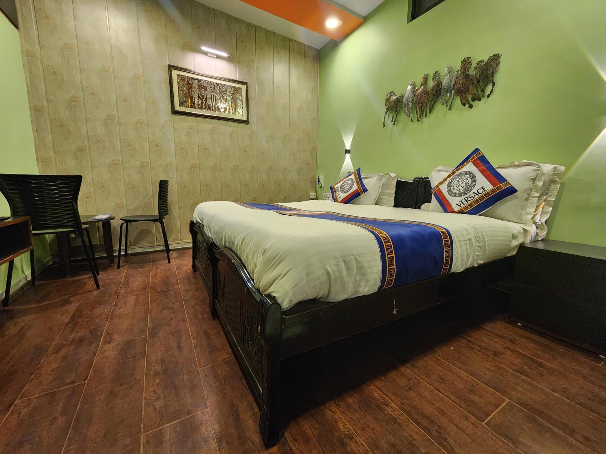 Shaleen Elegance Homestay Nakki Lake 400 Meters Monte Abu Exterior foto