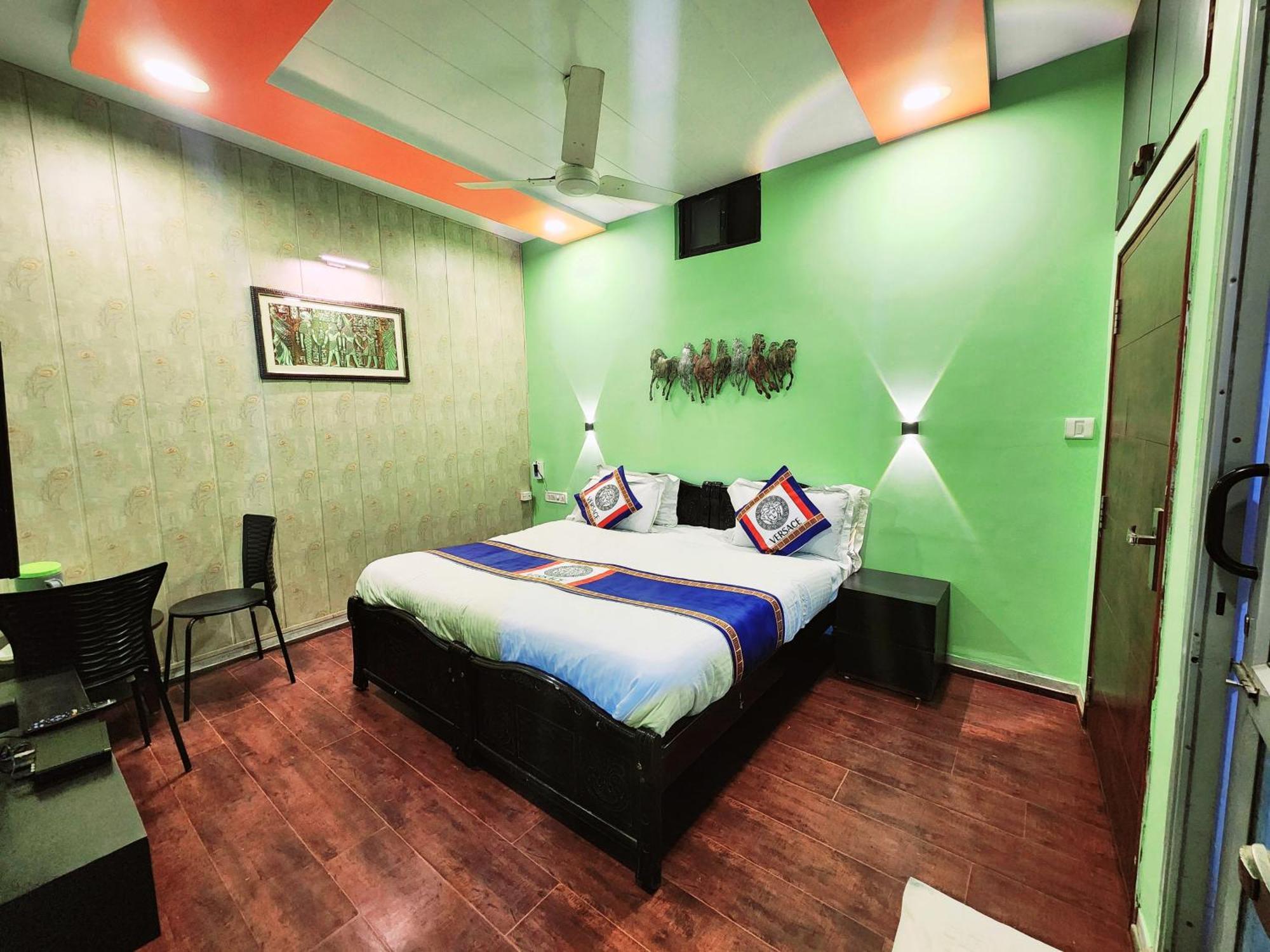 Shaleen Elegance Homestay Nakki Lake 400 Meters Monte Abu Exterior foto