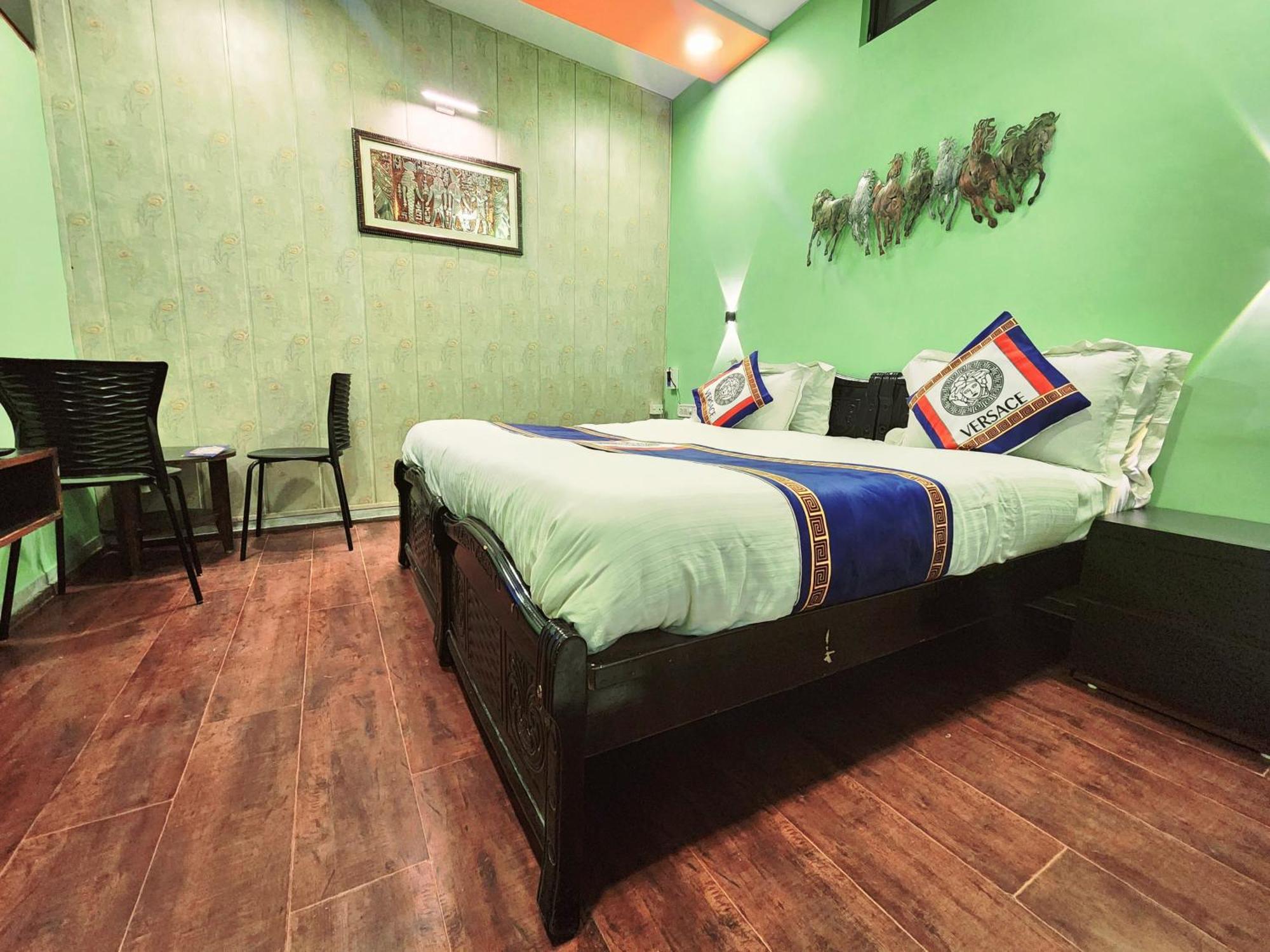Shaleen Elegance Homestay Nakki Lake 400 Meters Monte Abu Exterior foto