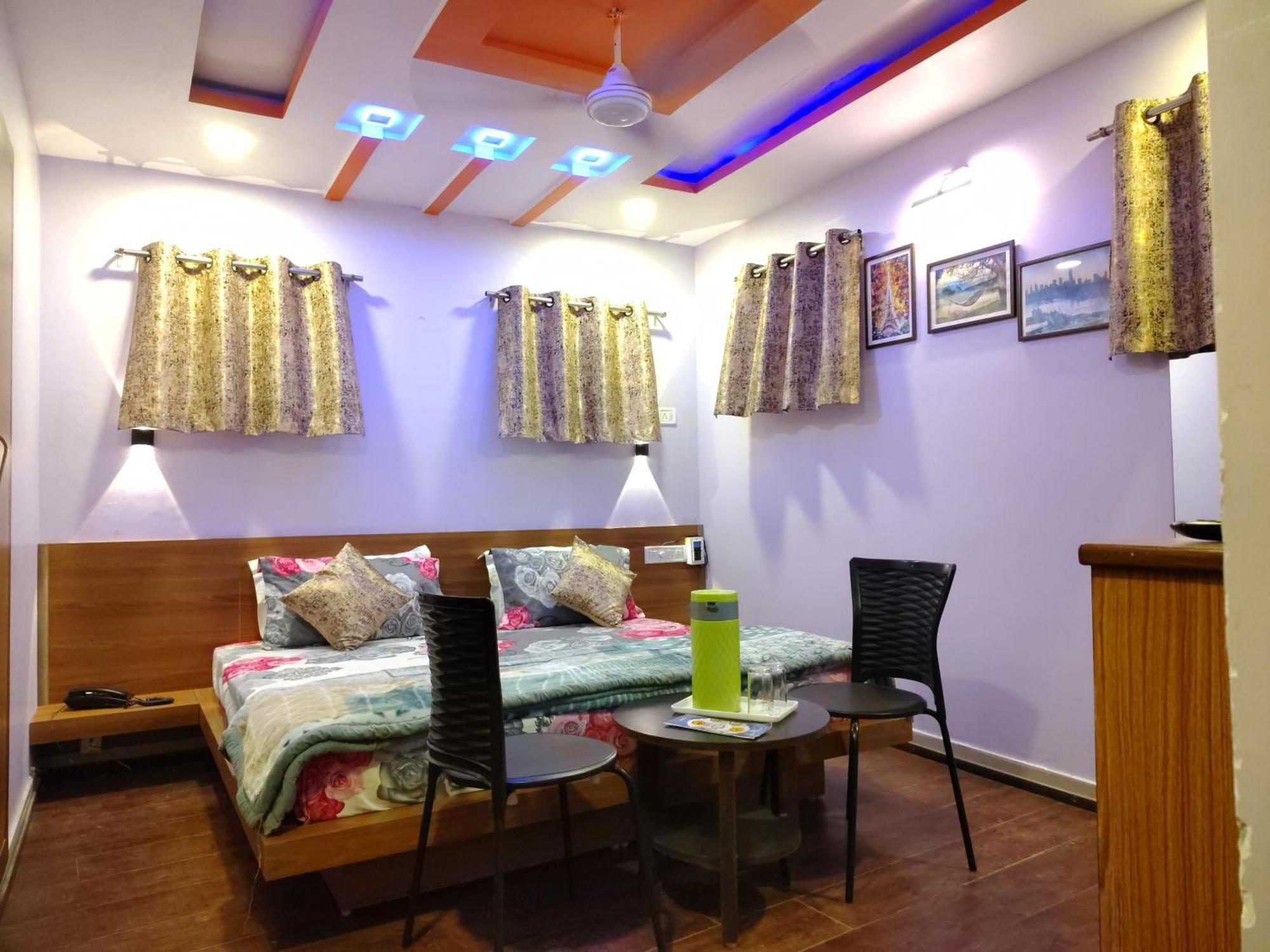 Shaleen Elegance Homestay Nakki Lake 400 Meters Monte Abu Exterior foto