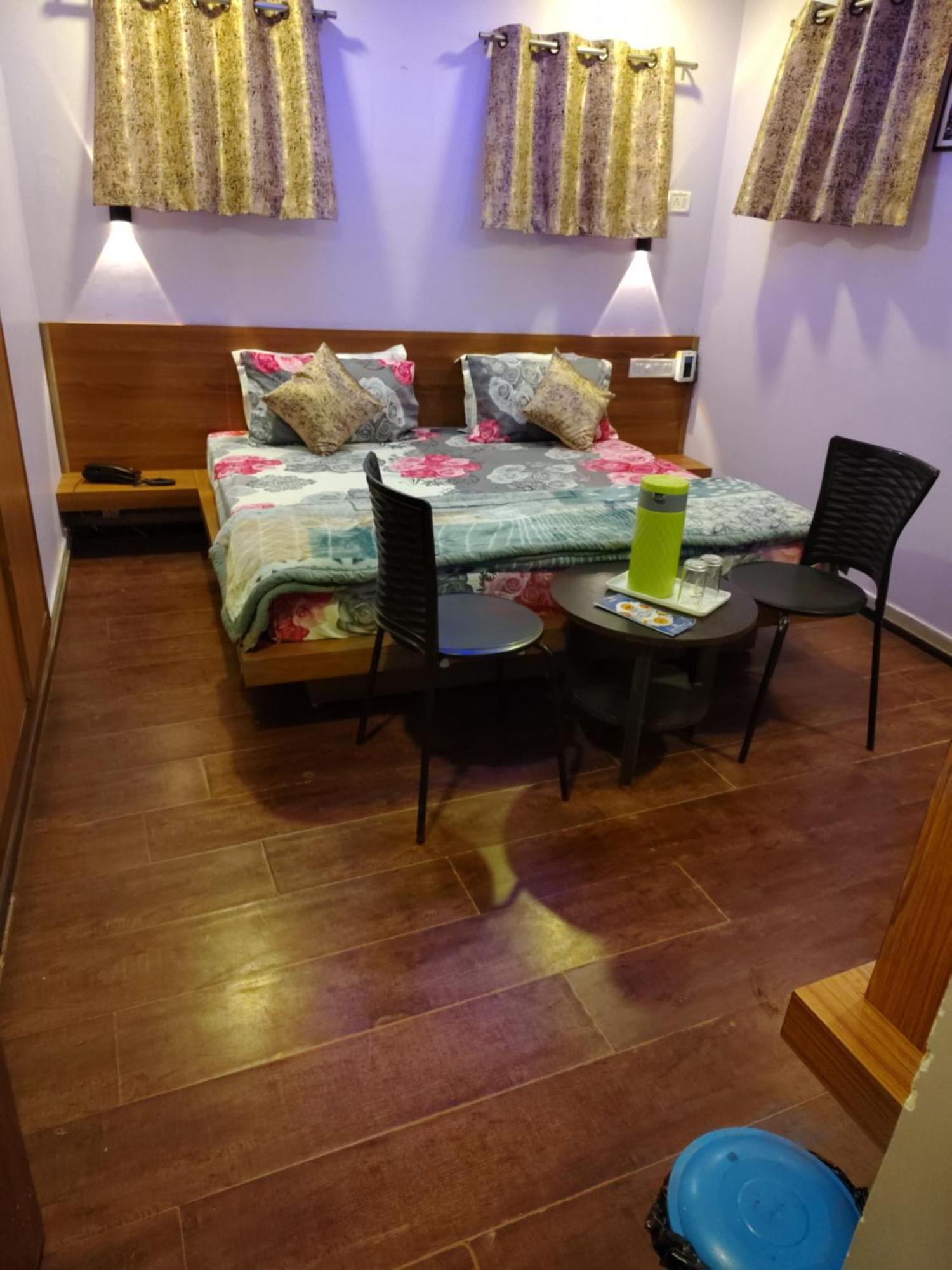 Shaleen Elegance Homestay Nakki Lake 400 Meters Monte Abu Exterior foto